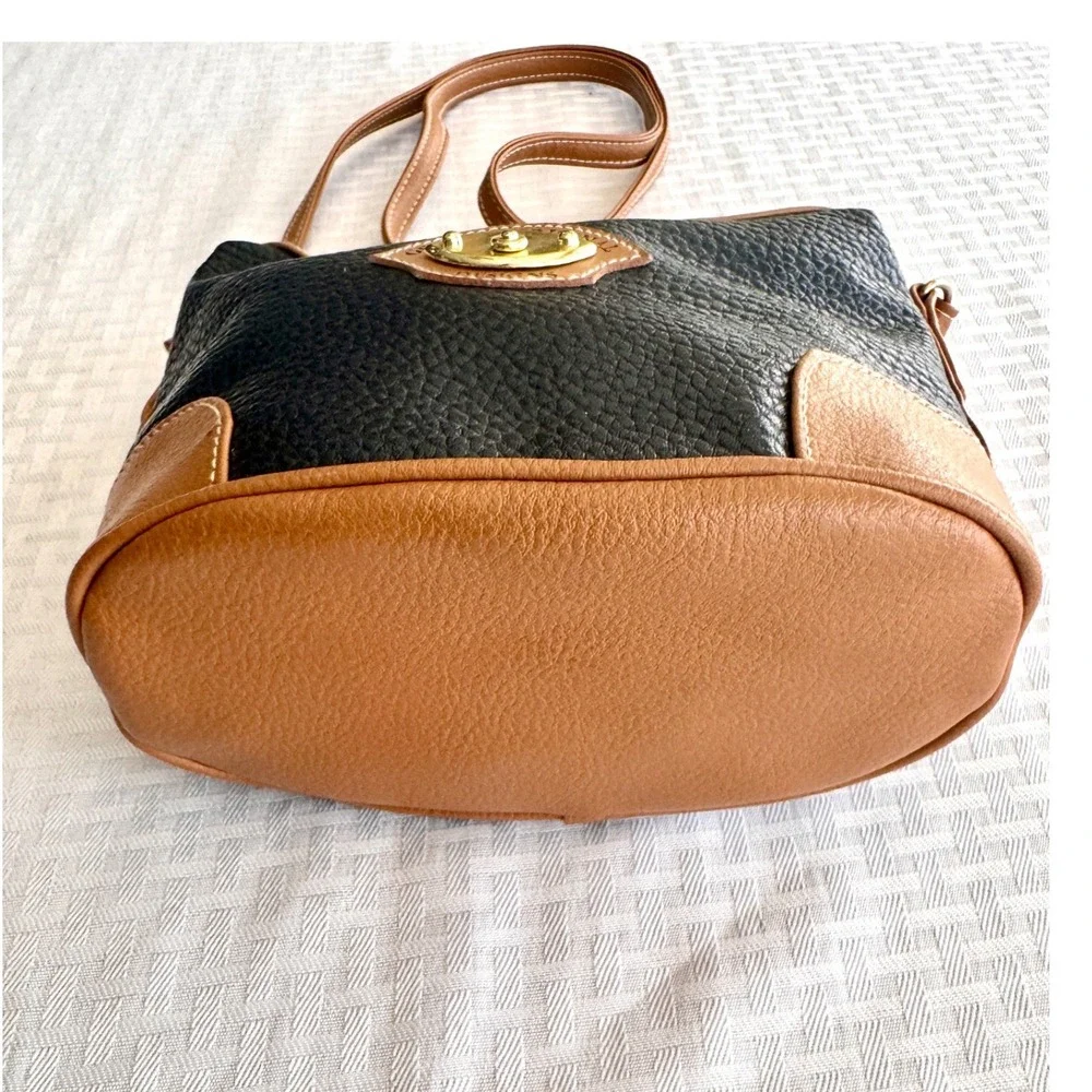 Vintage Dover Crossbody Bag Pebbled Leather Navy Blue Tan Two Tone Small Purse